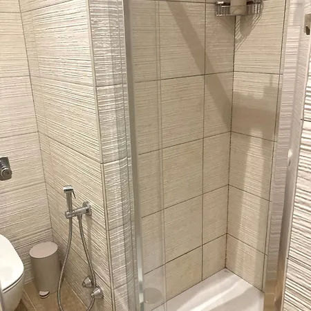 Hermes With Private Parking Trieste