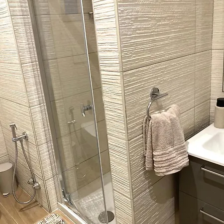 Hermes With Private Parking Apartamento Trieste