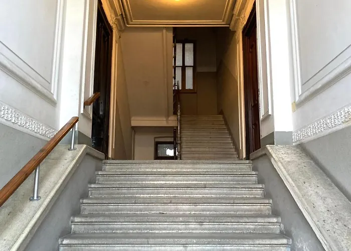 Hermes With Private Parking *